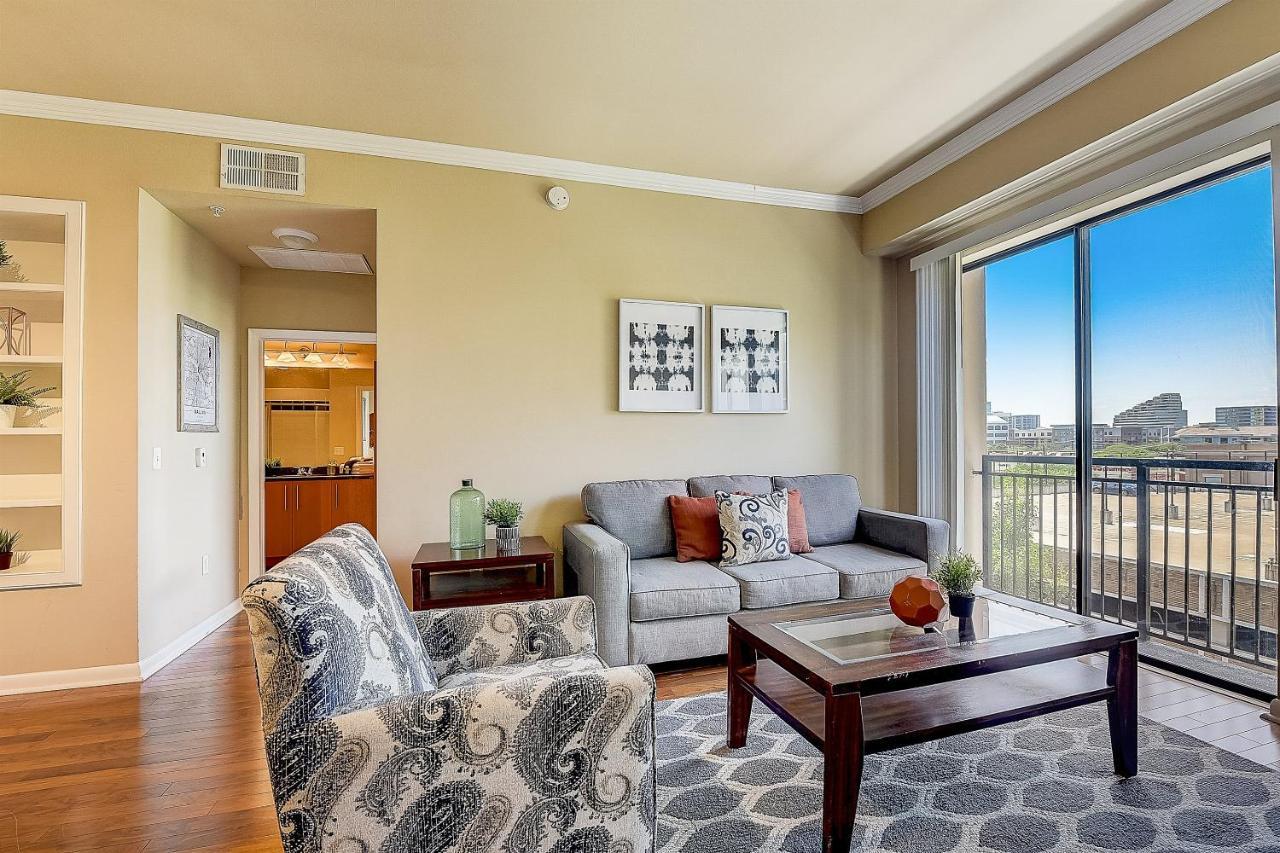 Frontdesk Oakwood Residence Apts Uptown 达拉斯 外观 照片