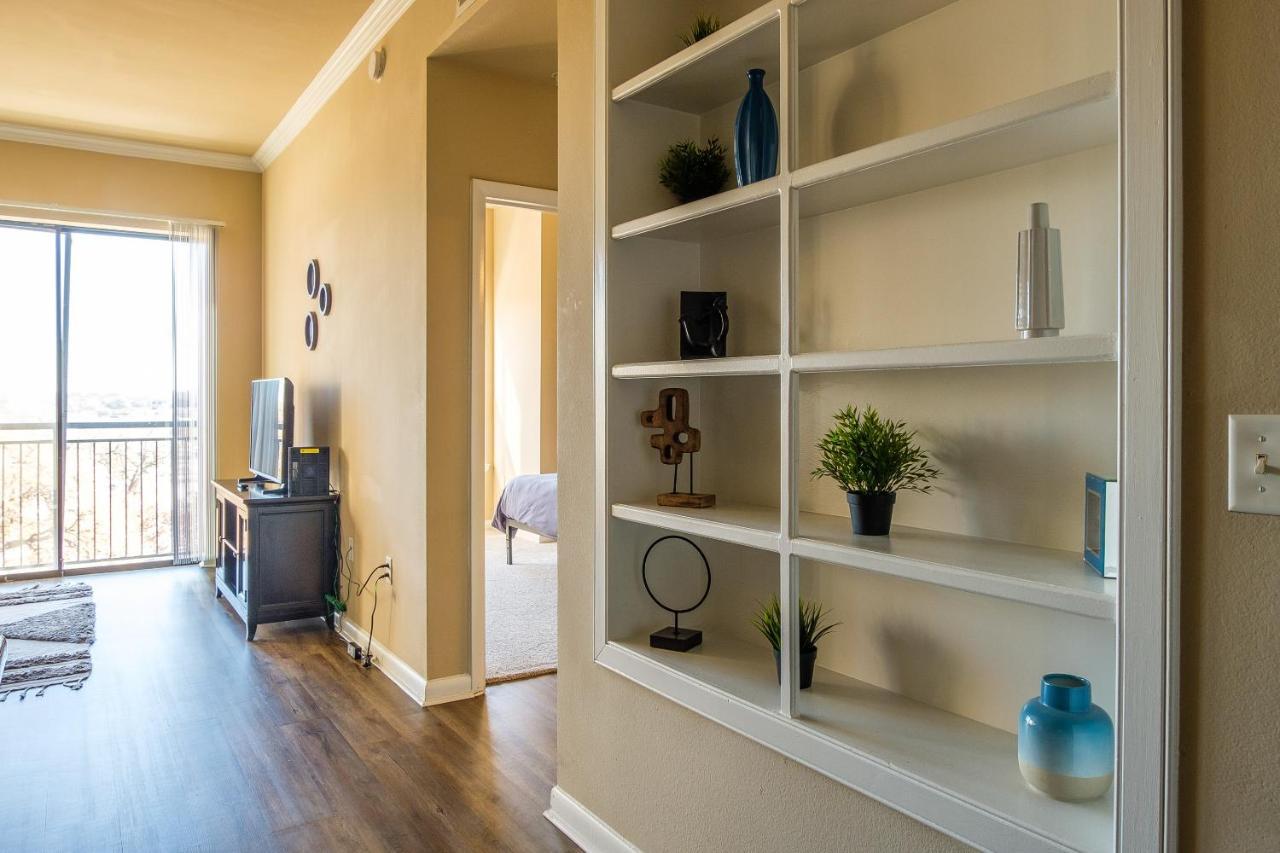 Frontdesk Oakwood Residence Apts Uptown 达拉斯 外观 照片