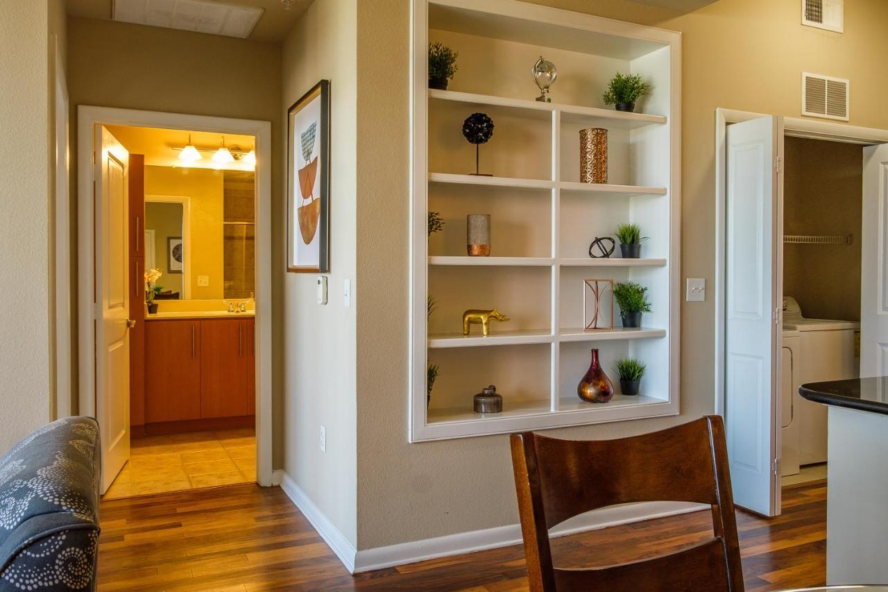 Frontdesk Oakwood Residence Apts Uptown 达拉斯 外观 照片