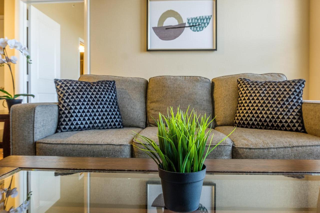 Frontdesk Oakwood Residence Apts Uptown 达拉斯 外观 照片
