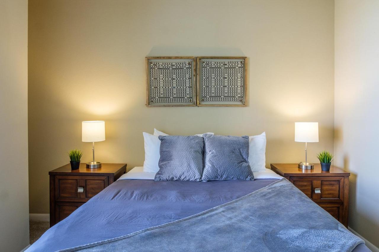 Frontdesk Oakwood Residence Apts Uptown 达拉斯 外观 照片
