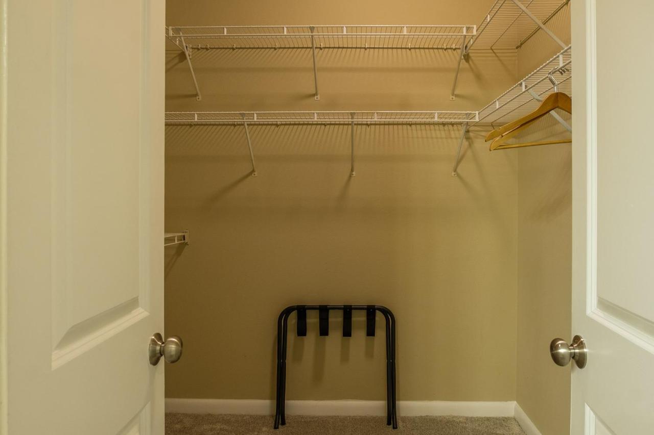 Frontdesk Oakwood Residence Apts Uptown 达拉斯 外观 照片