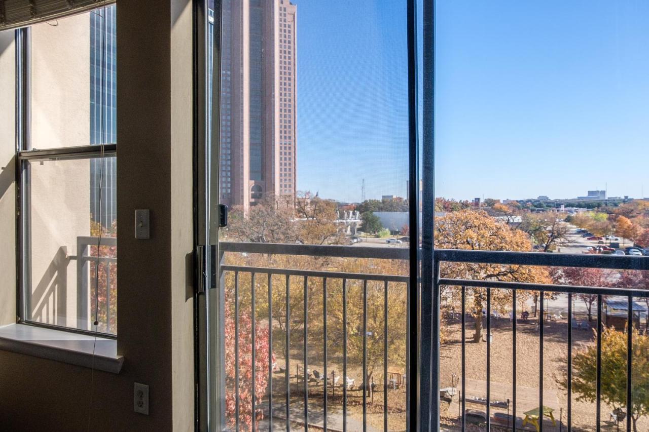 Frontdesk Oakwood Residence Apts Uptown 达拉斯 外观 照片
