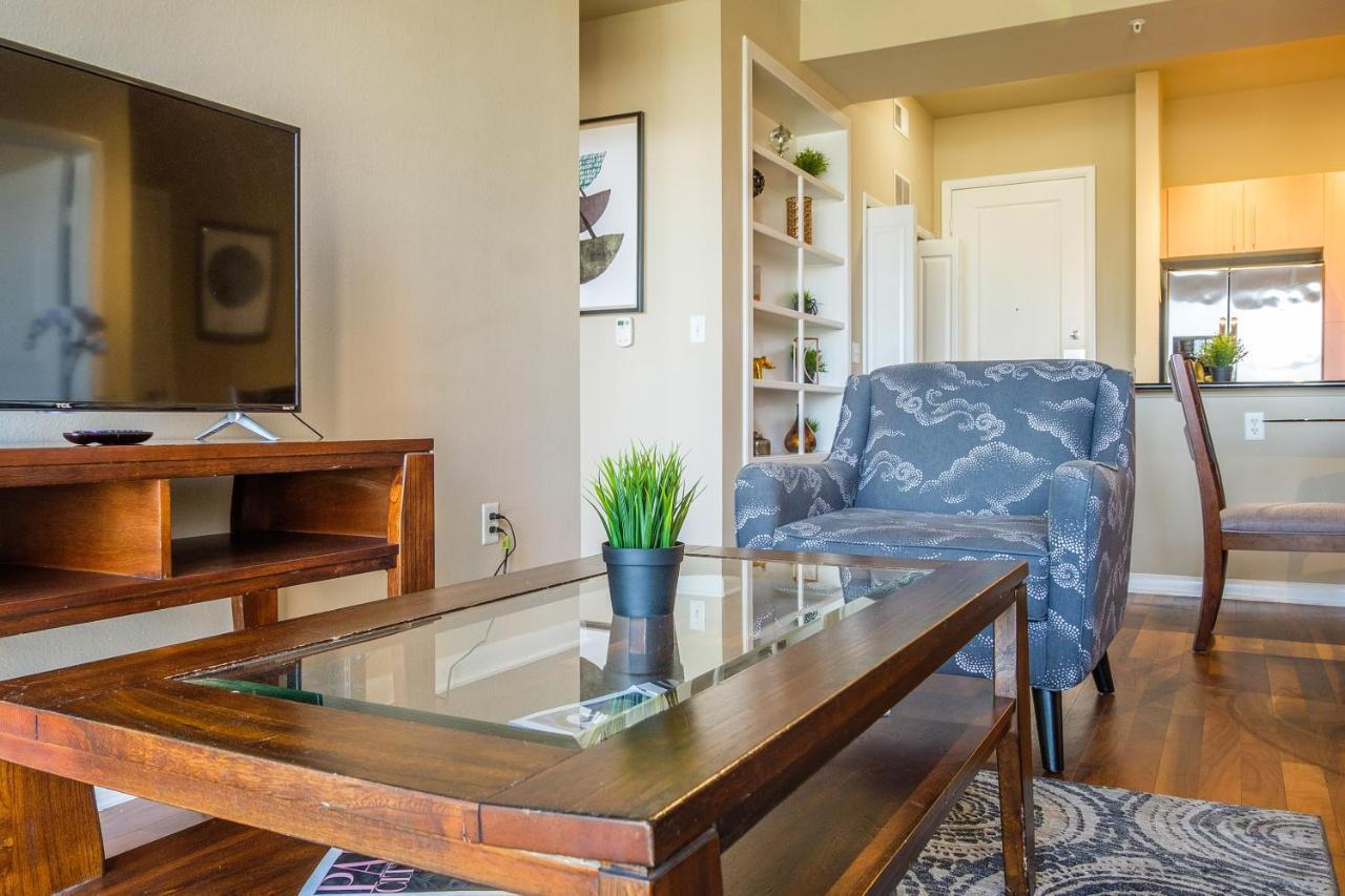 Frontdesk Oakwood Residence Apts Uptown 达拉斯 外观 照片
