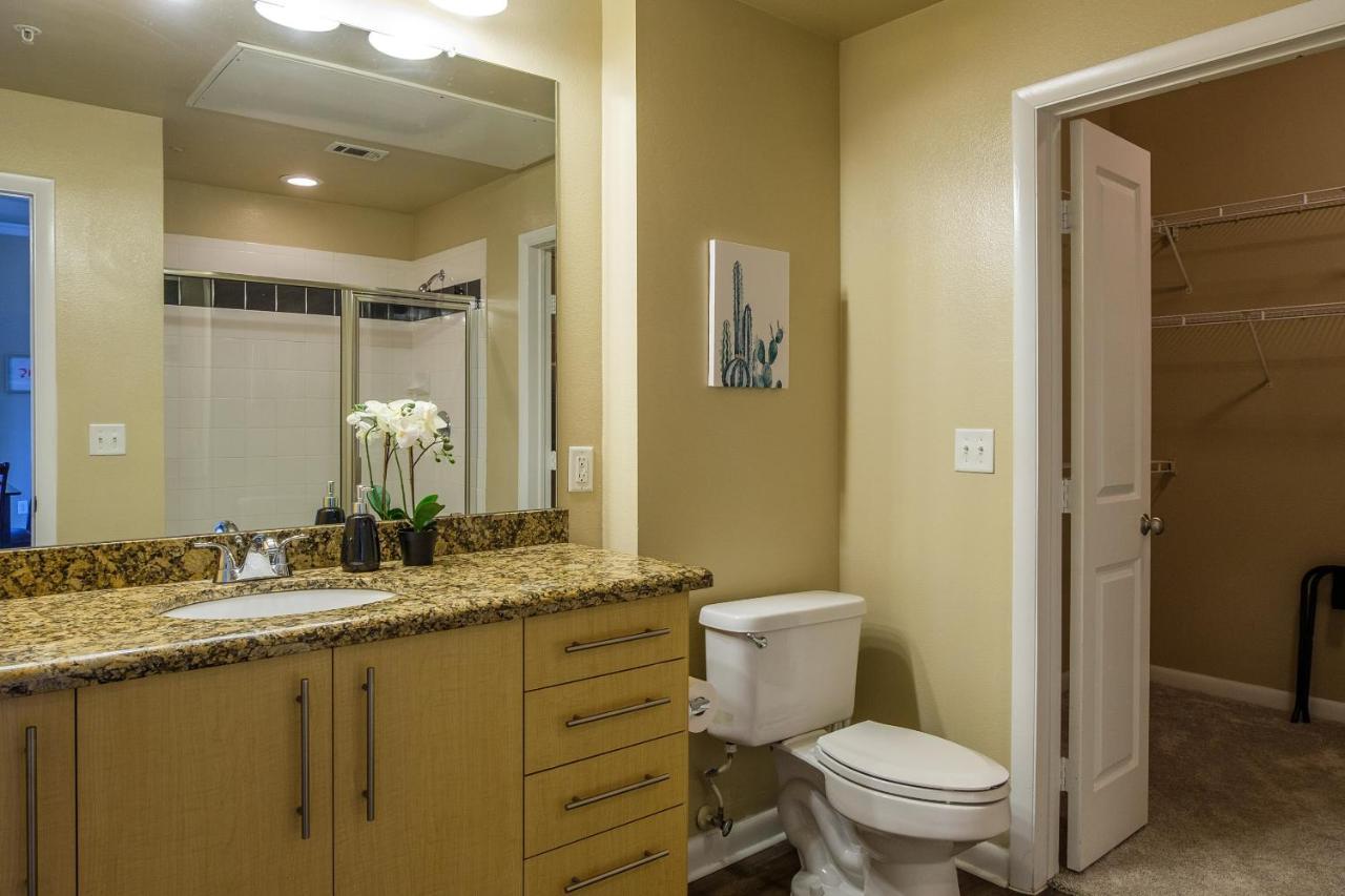 Frontdesk Oakwood Residence Apts Uptown 达拉斯 外观 照片